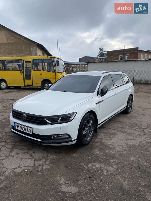 Универсал Volkswagen Passat 2015 в Коростене