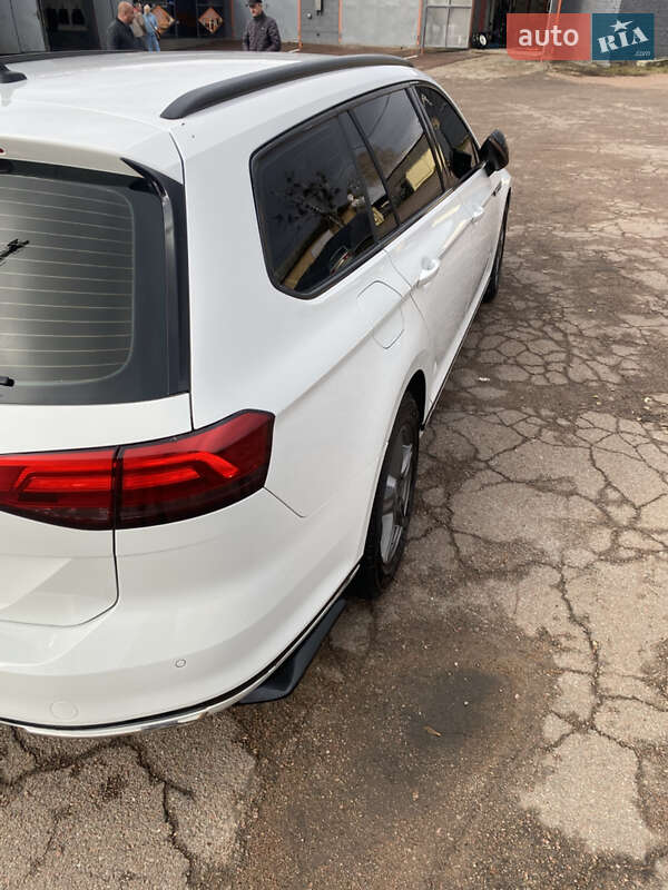 Универсал Volkswagen Passat 2015 в Коростене