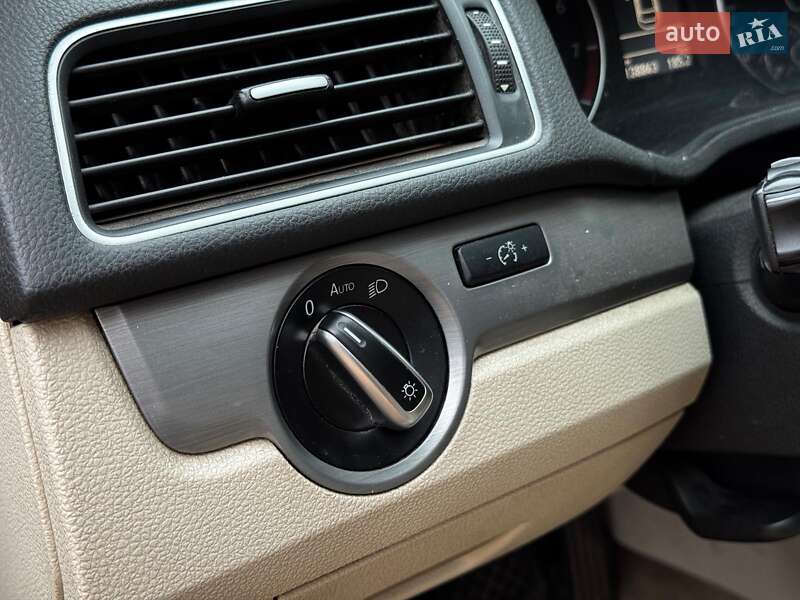 Седан Volkswagen Passat 2014 в Киеве фото 14 Седан Volkswagen Passat 2014 в Киеве