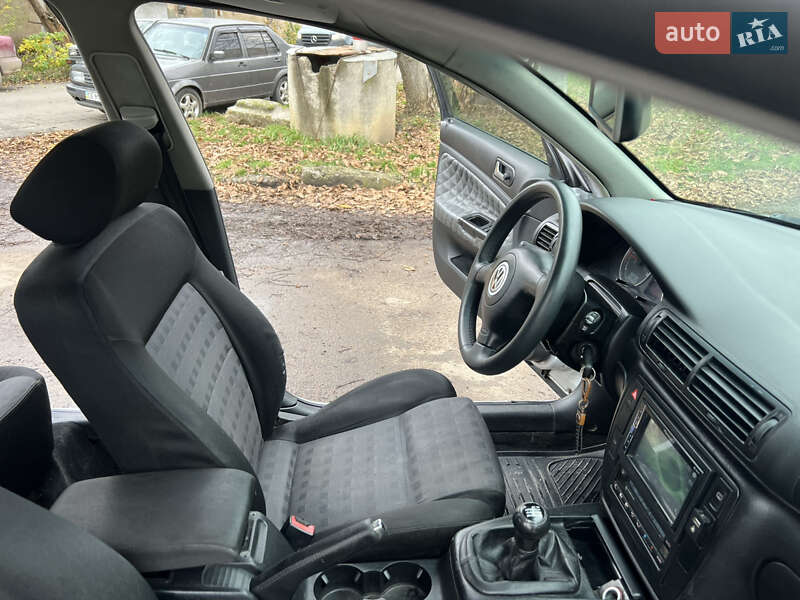 Седан Volkswagen Passat 2002 в Черновцах фото 9 Седан Volkswagen Passat 2002 в Черновцах