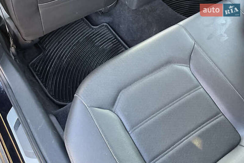 Седан Volkswagen Passat 2018 в Киеве