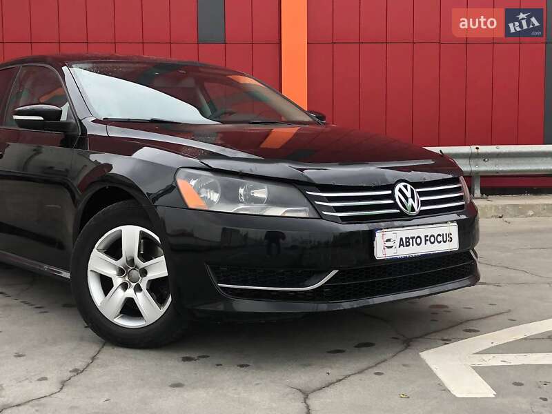 Седан Volkswagen Passat 2012 в Киеве