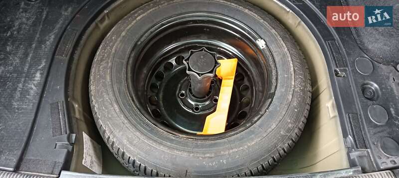 Универсал Volkswagen Passat 2003 в Дунаевцах