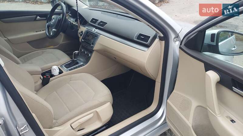 Универсал Volkswagen Passat 2014 в Чернигове фото 13 Универсал Volkswagen Passat 2014 в Чернигове
