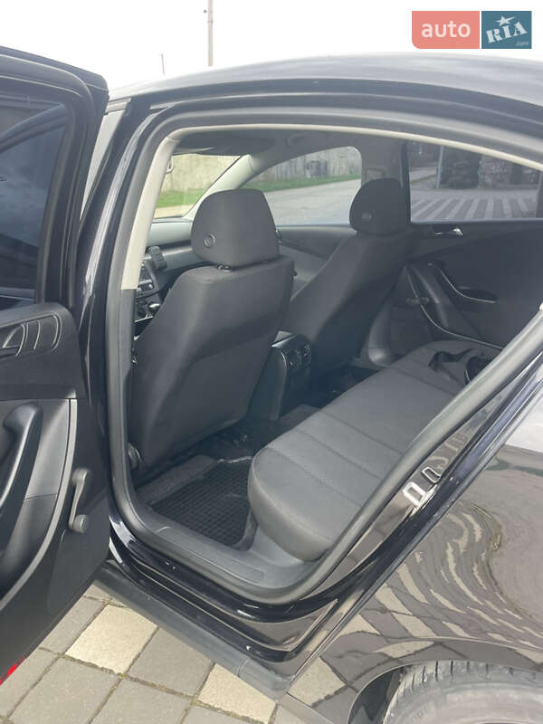 Седан Volkswagen Passat 2007 в Стрые