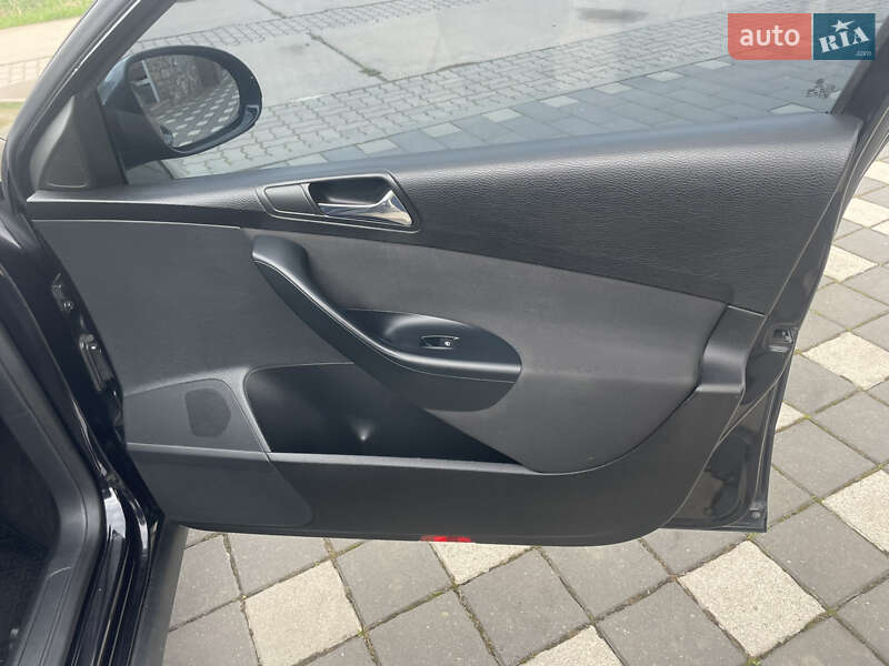 Седан Volkswagen Passat 2007 в Стрые