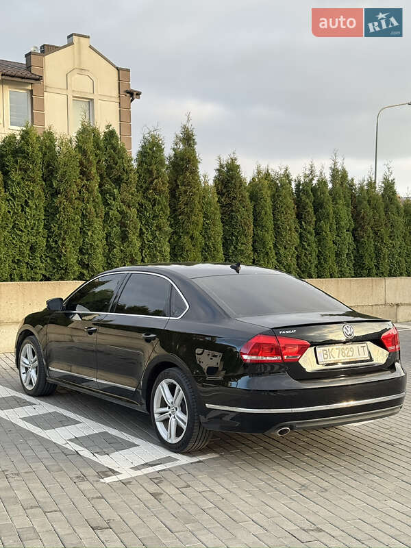 Седан Volkswagen Passat 2013 в Рівному