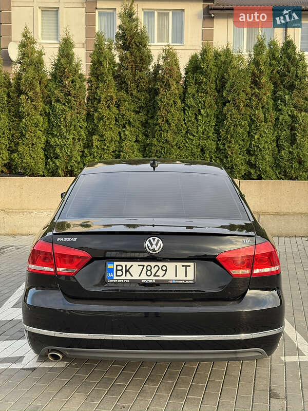 Седан Volkswagen Passat 2013 в Рівному