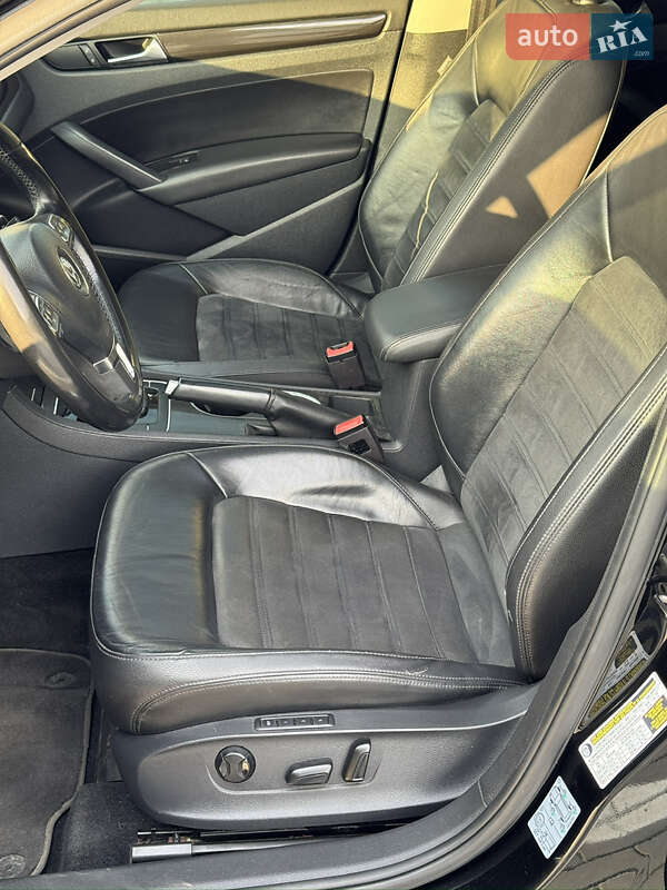 Седан Volkswagen Passat 2013 в Рівному