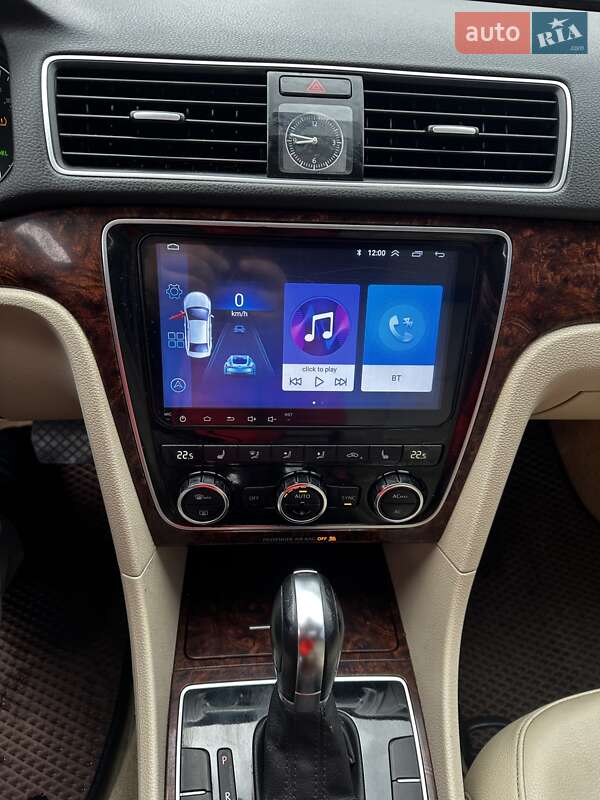 Седан Volkswagen Passat 2011 в Києві