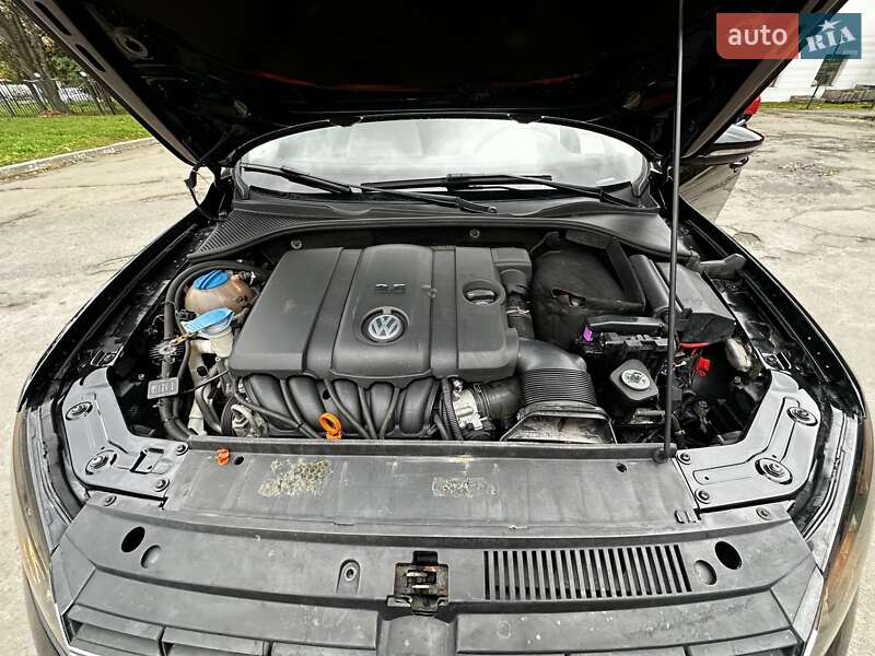 Седан Volkswagen Passat 2011 в Києві
