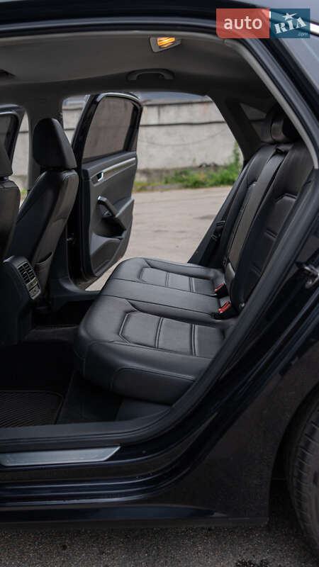 Седан Volkswagen Passat 2016 в Києві фото 21 Седан Volkswagen Passat 2016 в Києві