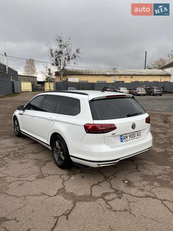 Универсал Volkswagen Passat 2015 в Коростене