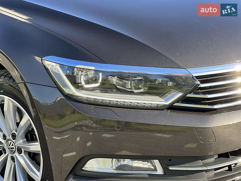 Седан Volkswagen Passat 2015 в Ужгороді