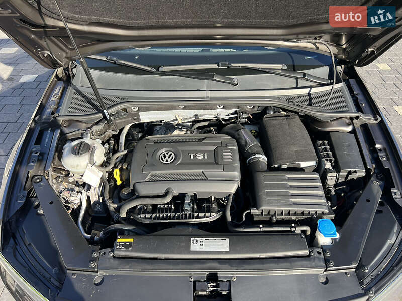 Седан Volkswagen Passat 2015 в Ужгороді