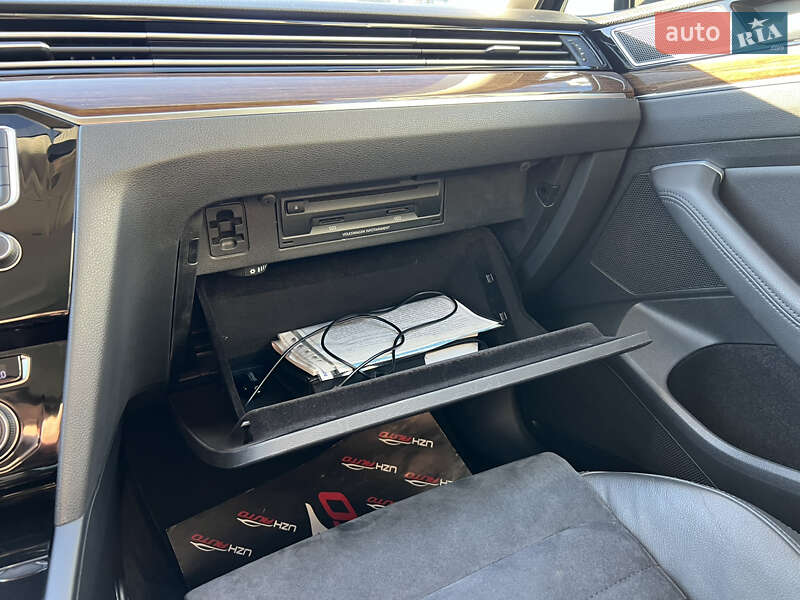 Седан Volkswagen Passat 2015 в Ужгороді