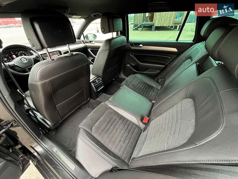 Универсал Volkswagen Passat 2017 в Киеве