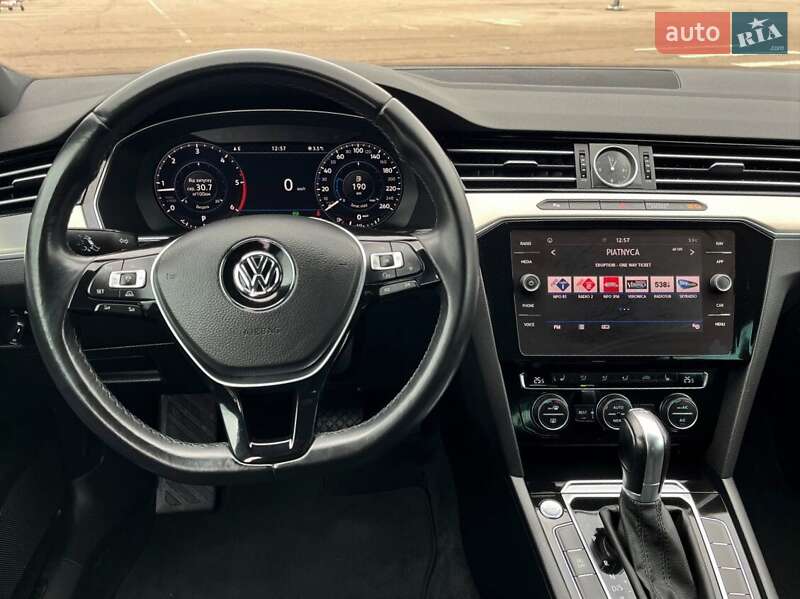 Универсал Volkswagen Passat 2017 в Киеве