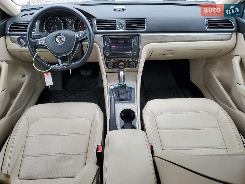 Седан Volkswagen Passat 2017 в Киеве
