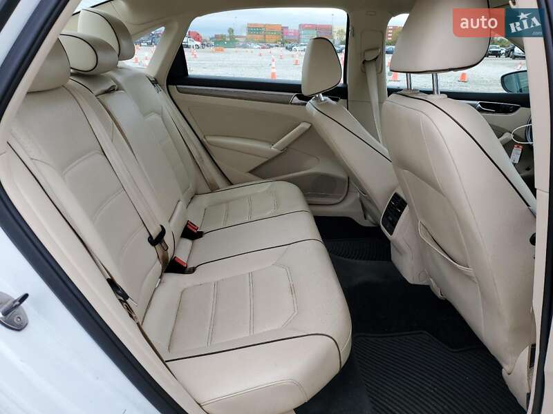 Седан Volkswagen Passat 2017 в Киеве