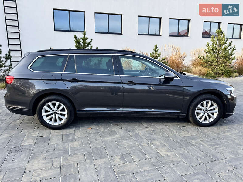 Универсал Volkswagen Passat 2020 в Луцке фото 8 Универсал Volkswagen Passat 2020 в Луцке