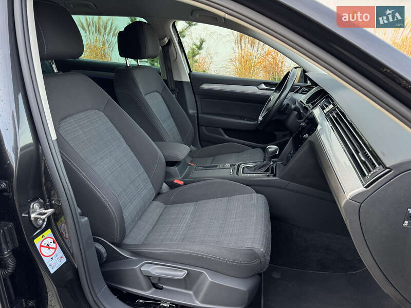 Универсал Volkswagen Passat 2020 в Луцке фото 29 Универсал Volkswagen Passat 2020 в Луцке