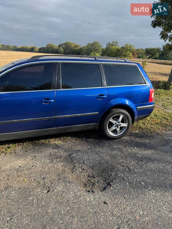 Универсал Volkswagen Passat 2003 в Киеве