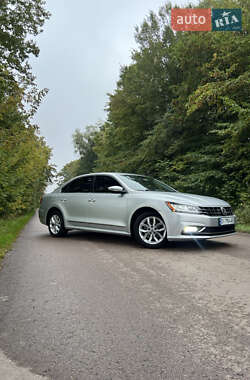 Седан Volkswagen Passat 2016 в Кам'янці-Бузькій