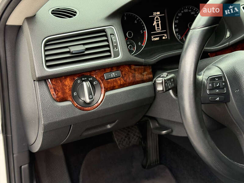 Седан Volkswagen Passat 2014 в Одессе