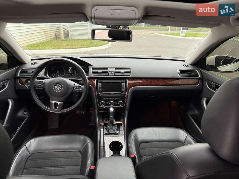 Седан Volkswagen Passat 2014 в Одессе