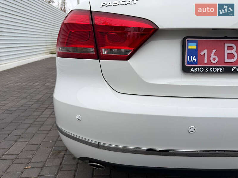 Седан Volkswagen Passat 2014 в Одессе