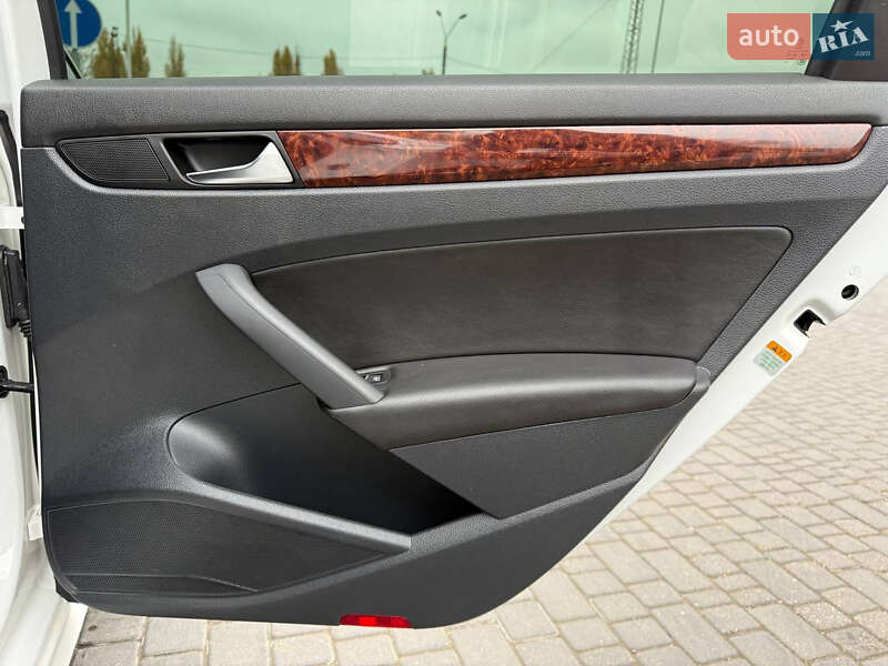 Седан Volkswagen Passat 2014 в Одессе