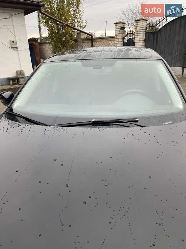 Седан Volkswagen Passat 2013 в Умані