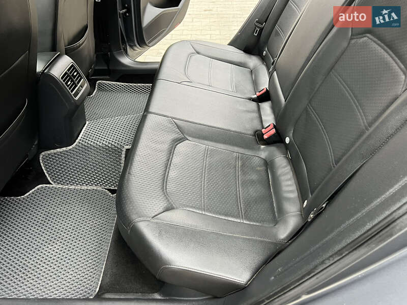 Седан Volkswagen Passat 2013 в Одессе