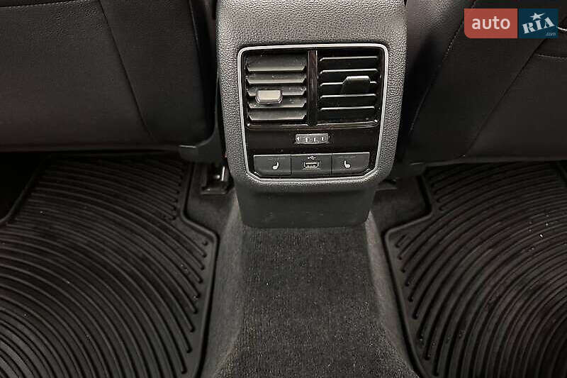 Седан Volkswagen Passat 2017 в Киеве фото 19 Седан Volkswagen Passat 2017 в Киеве