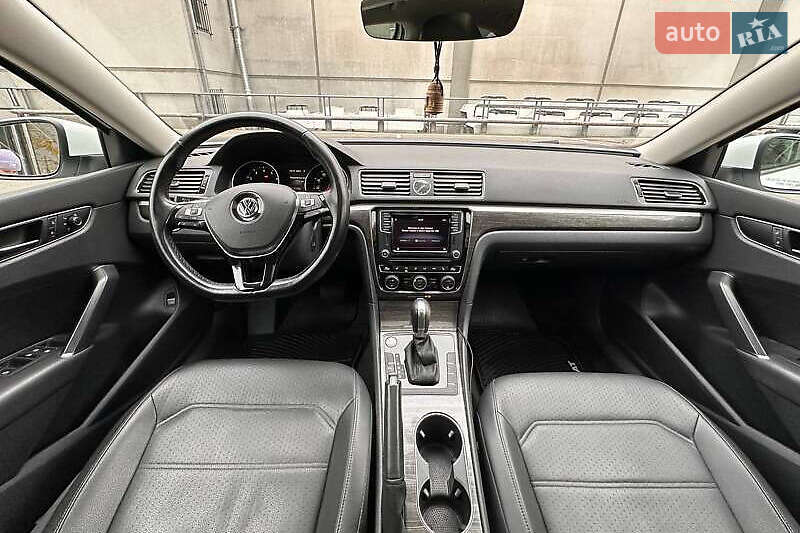 Седан Volkswagen Passat 2017 в Киеве фото 12 Седан Volkswagen Passat 2017 в Киеве
