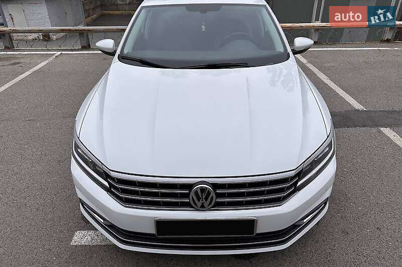 Седан Volkswagen Passat 2017 в Киеве фото 7 Седан Volkswagen Passat 2017 в Киеве