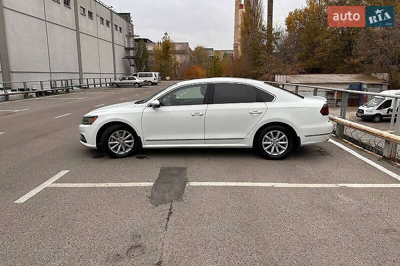 Седан Volkswagen Passat 2017 в Киеве фото 4 Седан Volkswagen Passat 2017 в Киеве
