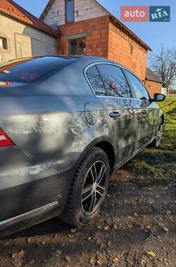 Седан Volkswagen Passat 2012 в Мукачевому