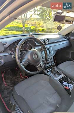 Седан Volkswagen Passat 2012 в Мукачевому