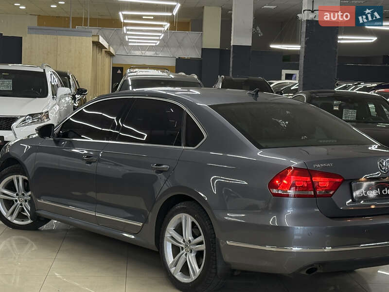 Седан Volkswagen Passat 2013 в Николаеве