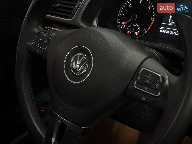 Седан Volkswagen Passat 2013 в Николаеве