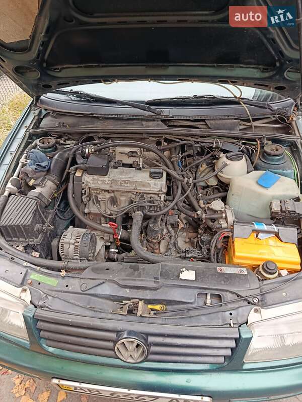 Седан Volkswagen Passat 1995 в Шаргороде
