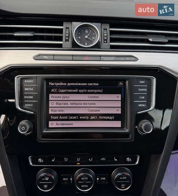 Универсал Volkswagen Passat 2016 в Житомире