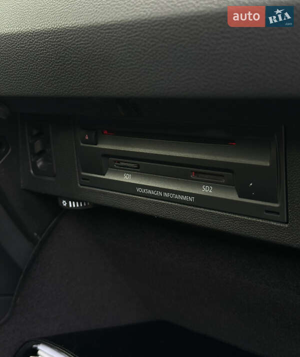 Универсал Volkswagen Passat 2016 в Житомире