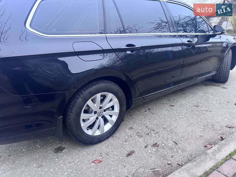 Универсал Volkswagen Passat 2017 в Снятине