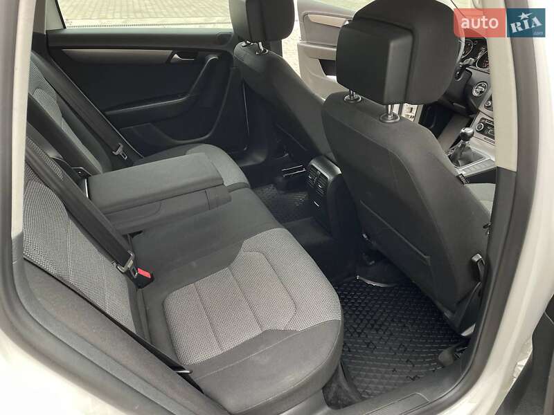 Универсал Volkswagen Passat 2011 в Луцке фото 44 Универсал Volkswagen Passat 2011 в Луцке
