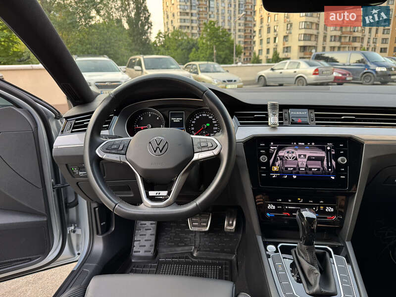 Универсал Volkswagen Passat 2022 в Киеве