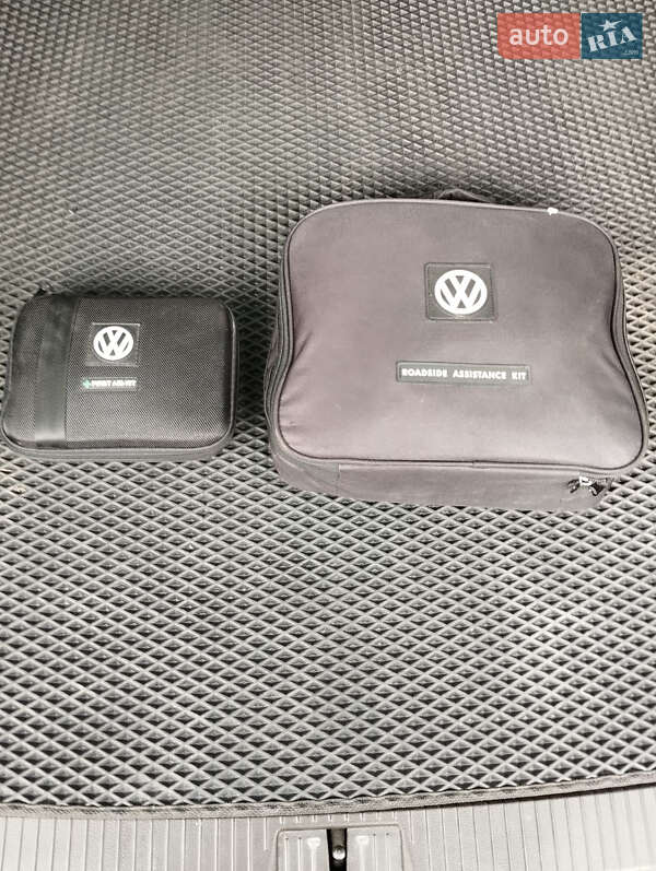 Универсал Volkswagen Passat 2016 в Бориславе