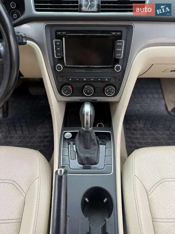 Седан Volkswagen Passat 2015 в Одесі фото 54 Седан Volkswagen Passat 2015 в Одесі